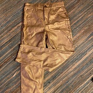 UO Gold cropped pants 😍
